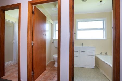 Photo of property in 14 Freyberg Street, Feilding, 4702