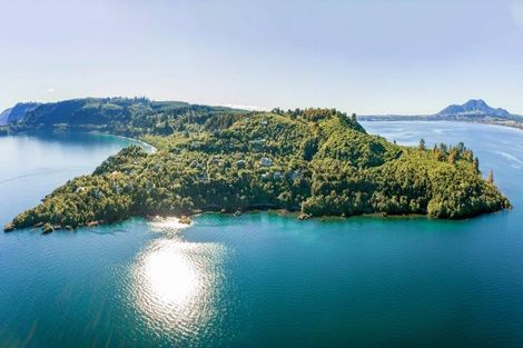 Photo of property in 45 Whakamoenga Point, Acacia Bay, Taupo, 3385