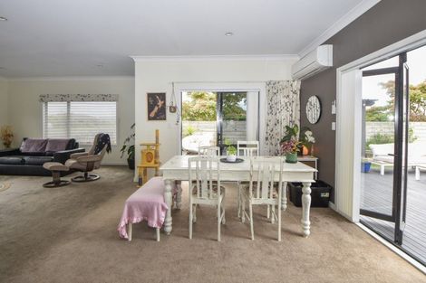 Photo of property in 18 Carrington Drive, Carterton, 5713