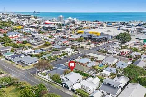 Photo of property in 87 Pendarves Street, New Plymouth, 4310