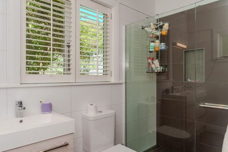 Photo of property in 11 Henderson Street, Karori, Wellington, 6012