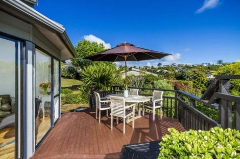 Photo of property in 10 Bellbird Rise, Murrays Bay, Auckland, 0630