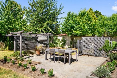 Photo of property in 112 Hamilton Avenue, Ilam, Christchurch, 8041