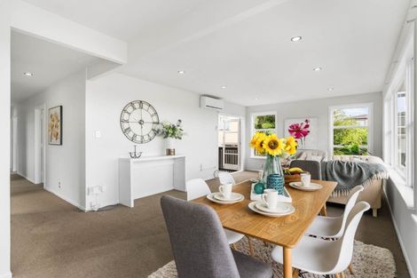 Photo of property in 559 Glenfield Road, Glenfield, Auckland, 0629