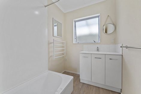 Photo of property in 5 Newton Place, Westbrook, Palmerston North, 4412