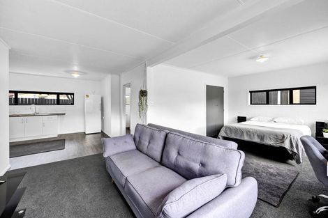 Photo of property in 35 Collins Street, Hawera, 4610