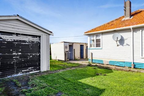 Photo of property in 2 Waihi Road, Hawera, 4610