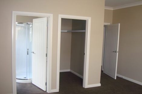 Photo of property in 1 Sandleigh Road, Hamilton Lake, Hamilton, 3204