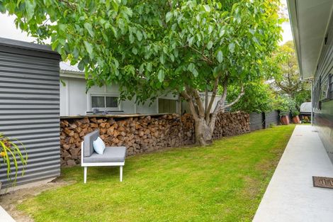 Photo of property in 6 Strasbourge Street, Martinborough, 5711