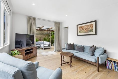 Photo of property in 2/14 Glenbush Place, Birkenhead, Auckland, 0626