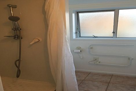 Photo of property in 2/11 Rapallo Place, Farm Cove, Auckland, 2012