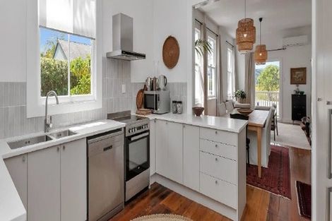 Photo of property in 34 Beach Road, Onerahi, Whangarei, 0110