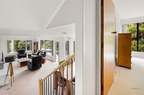 Photo of property in 8 Walker Road, Henderson Valley, Auckland, 0612