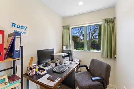 Photo of property in 10 Tararua Crescent, Otaki, 5512