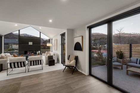 Photo of property in 9b Caernarvon Street, Arrowtown, 9302