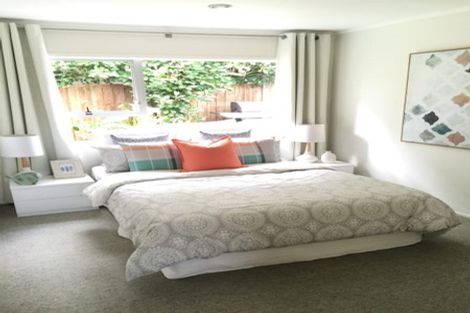 Photo of property in 8 Cottam Grove, Northcross, Auckland, 0632