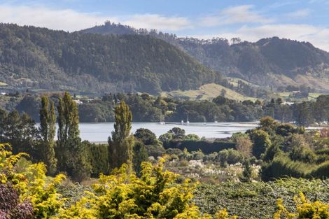 Photo of property in 215 Ongare Point Road, Tahawai, 3170