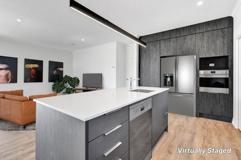 Photo of property in 31 Ninia Road, Paraite, New Plymouth, 4373