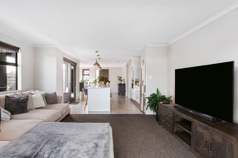 Photo of property in 63 Bert Wall Drive, Omokoroa, 3114