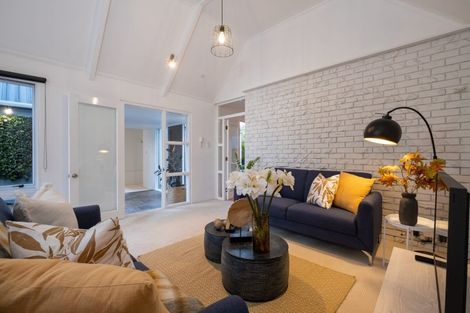 Photo of property in 10 Doralto Road, Frankleigh Park, New Plymouth, 4310