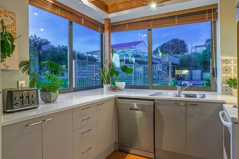 Photo of property in 106 Paetawa Road, Peka Peka, Waikanae, 5391