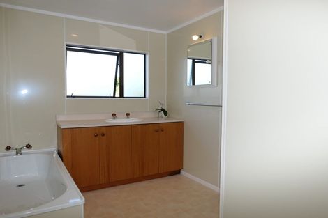 Photo of property in 27 Titoki Road, Waikanae Beach, Waikanae, 5036