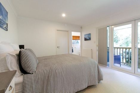Photo of property in 35 Oram Drive, Turitea, Palmerston North, 4472