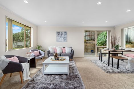 Photo of property in 37 Nimstedt Avenue, Oteha, Auckland, 0632