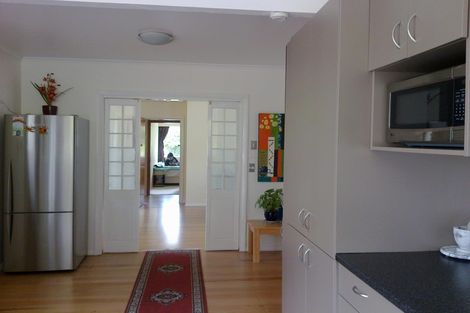 Photo of property in 124 Parkvale Road, Karori, Wellington, 6012