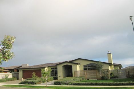 Photo of property in 24 Datum Way, Paraparaumu, 5032