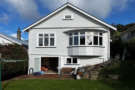 Photo of property in 6 Apuka Street, Brooklyn, Wellington, 6021