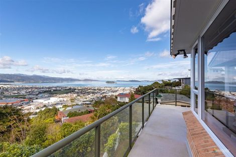 Photo of property in 96 Dowse Drive, Maungaraki, Lower Hutt, 5010