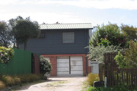 Photo of property in 4 Simon Place, Woodend, 7610