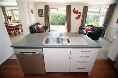 Photo of property in 1 Bayliss Close, Northwood, Christchurch, 8051