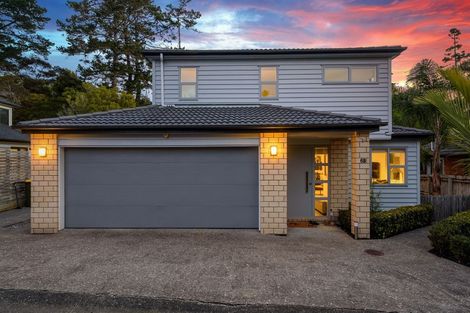 Photo of property in 6b Cronin Place, Beach Haven, Auckland, 0626