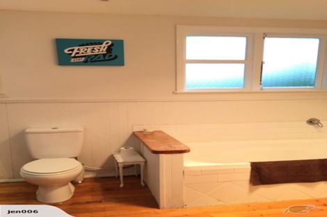 Photo of property in 5 Taratoa Street, Point England, Auckland, 1072