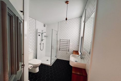 Photo of property in 2 Footscray Avenue, Te Aro, Wellington, 6011