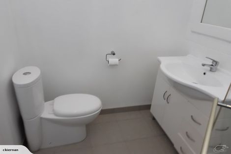 Photo of property in 1/109a Te Atatu Road, Te Atatu South, Auckland, 0610