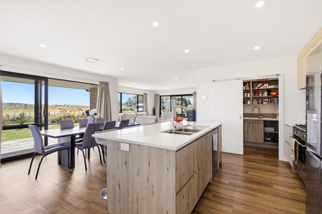 Photo of property in 1 Glendas Way, Acacia Bay, 3385