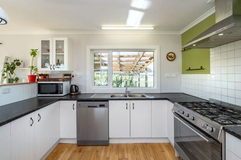 Photo of property in 31 Otawa Drive, West Taratahi, Masterton, 5887