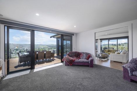 Photo of property in 38 Peregrine Place, Kinloch, Taupo, 3377