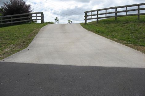 Photo of property in 45 Weza Lane, Kumeu, 0810