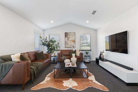 Photo of property in 1 Rongoa Maori Way, Pukekohe, 2120