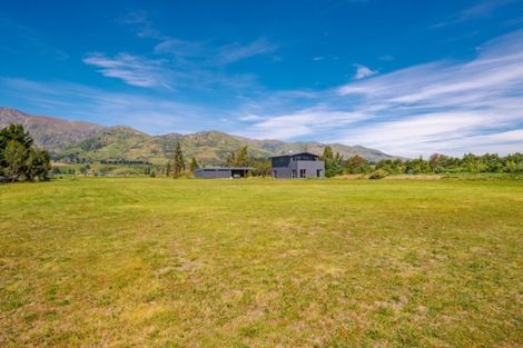Photo of property in 29 Paterson Drive, Hawea Flat, Wanaka, 9382