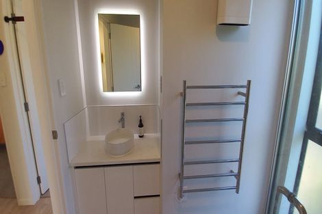 Photo of property in 2 Meenas Place, Cable Bay, 0420