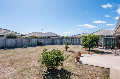 Photo of property in 124 Realm Drive, Paraparaumu, 5032