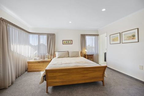 Photo of property in 13 Karina Road, Merrilands, New Plymouth, 4312