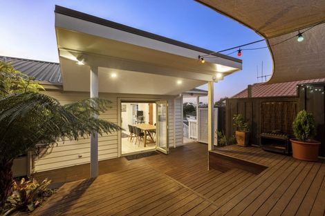 Photo of property in 126 Vale Street, Otumoetai, Tauranga, 3110