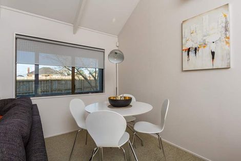 Photo of property in 81 Astley Avenue, New Lynn, Auckland, 0600