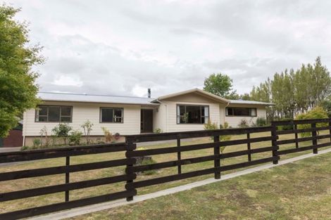 Photo of property in 190 Adelaide Road, Dannevirke, 4930